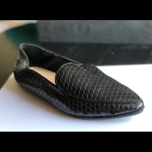 Yosi Samra Black Slivered Boa Vivian (Size 9)